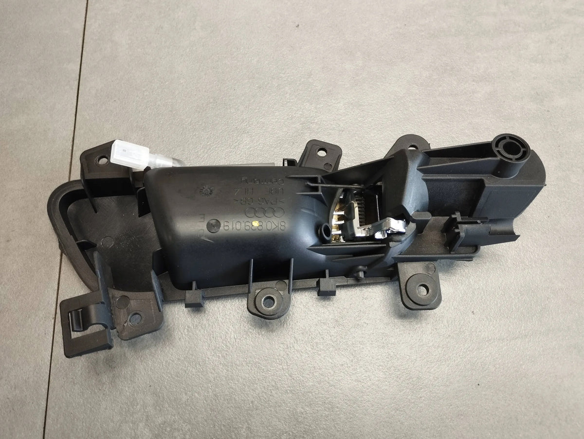 Audi A5 8T DOOR HANDLE LEFT REAR LED 8K0839019E