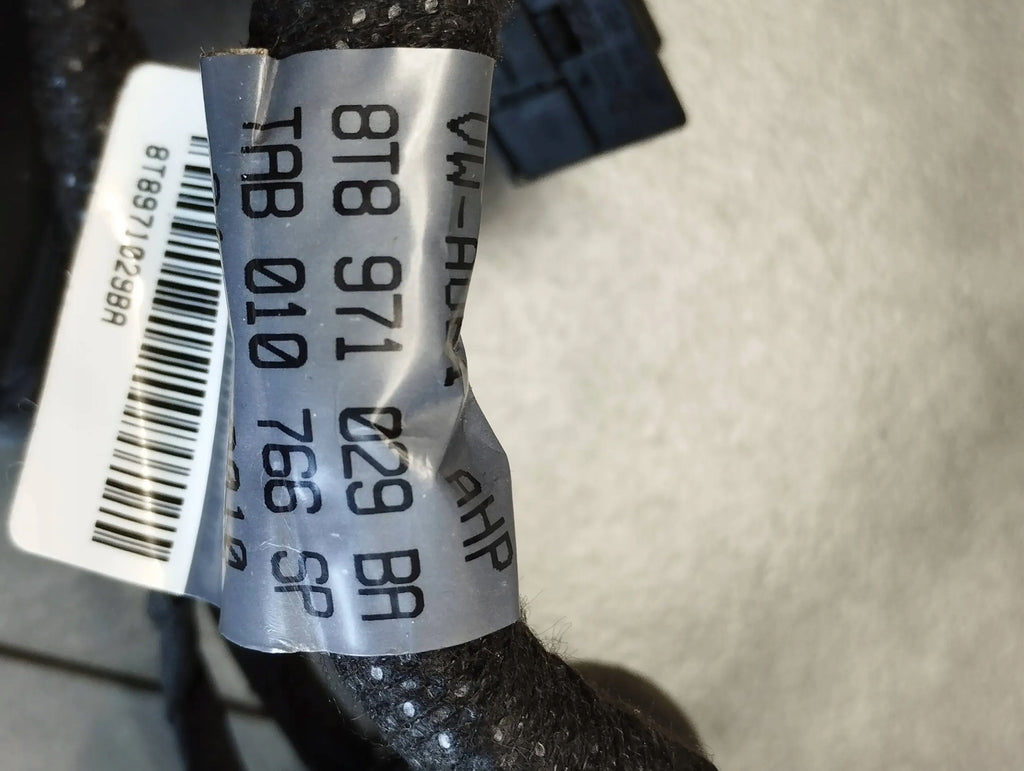 Audi A5 8T DOOR HARNESS LEFT FRONT 8T8971029BA