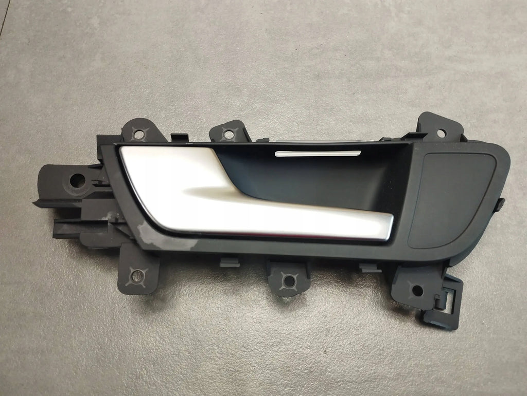 Audi A5 8T INTERIOR HANDLE LEFT REAR LED 8K0839019E