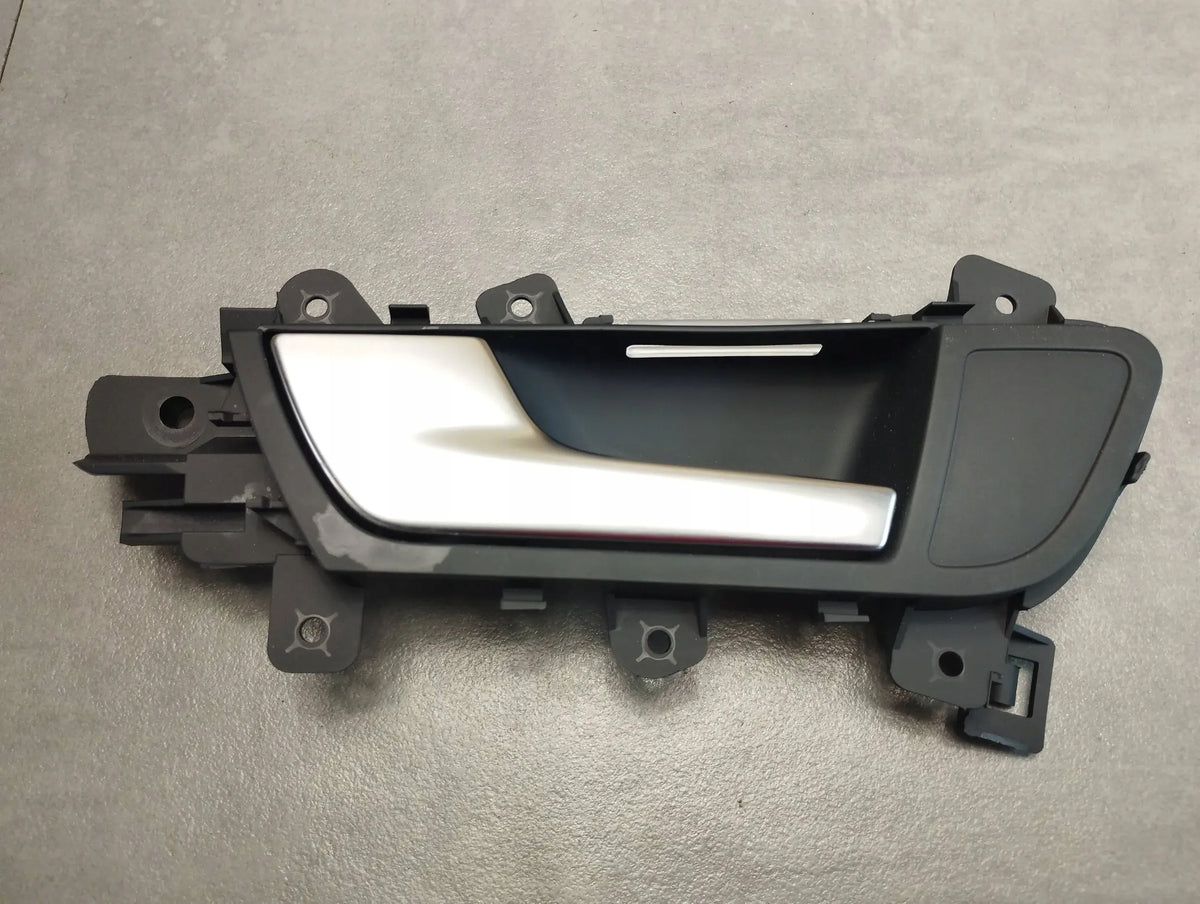 Audi A5 8T INTERIOR HANDLE LEFT REAR LED 8K0839019E