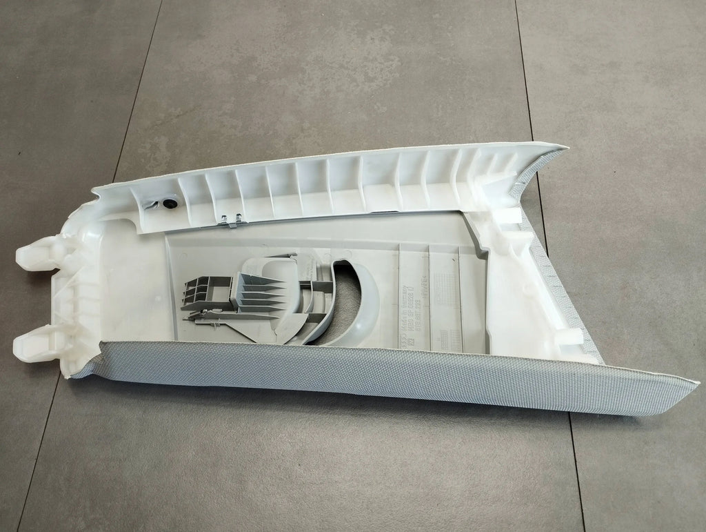 Audi A5 8T POST COVER 8T8867243