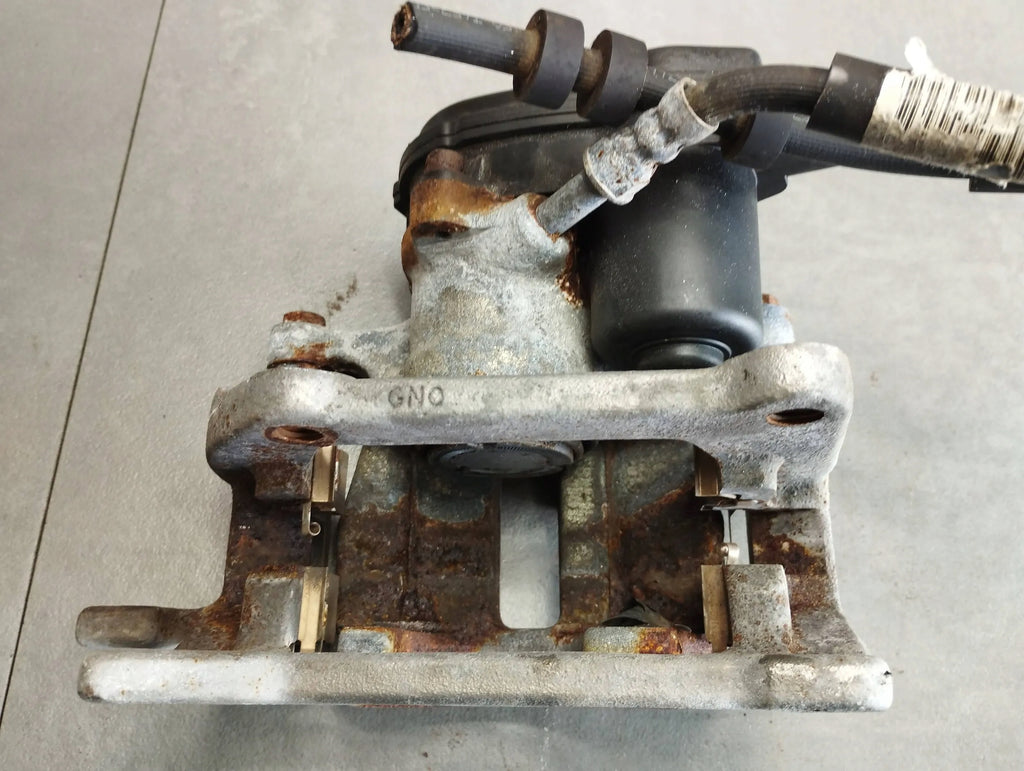 Audi A5 8t CLAMP RIGHT REAR 32347485 8K0615404E