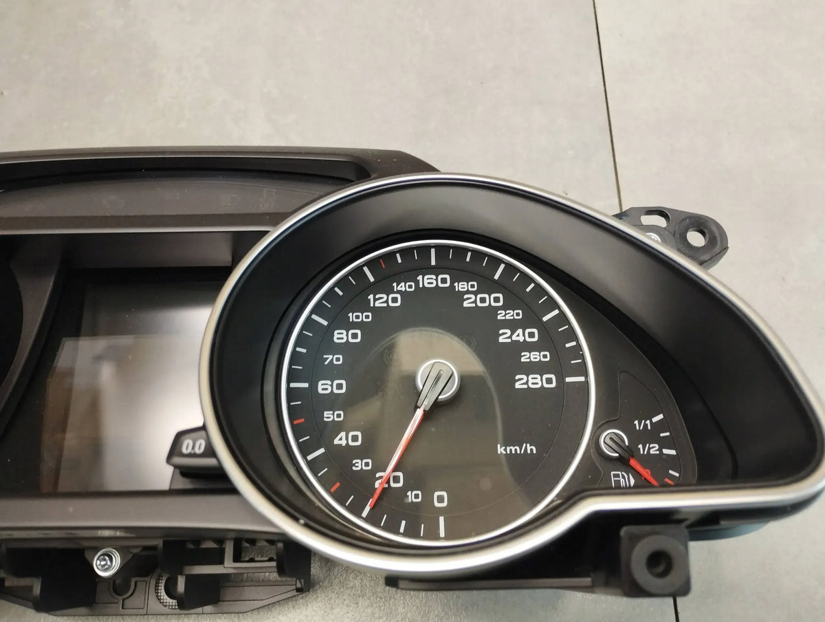 Audi A5 8t counter clocks 8T0920932N