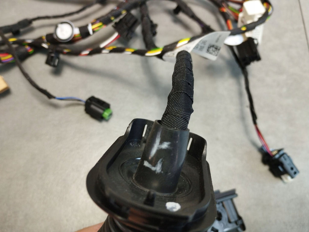 Audi A5 B10 DOOR HARNESS LEFT REAR 8B3971687L