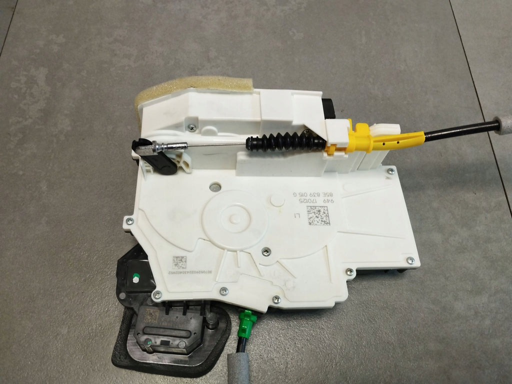 Audi A5 B10 LOCK LEFT REAR 85E839015G