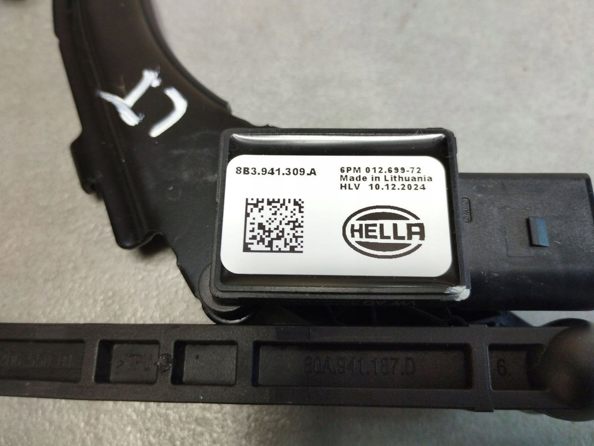 Audi A5 B10 Light leveling sensor left rear 8B3941309A