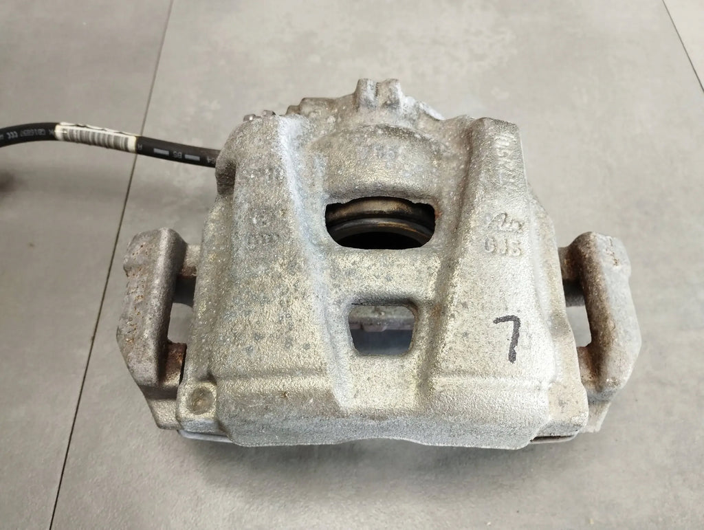 Audi A5 Sportback 8TA 2.0 TDI CLAMP LEFT FRONT