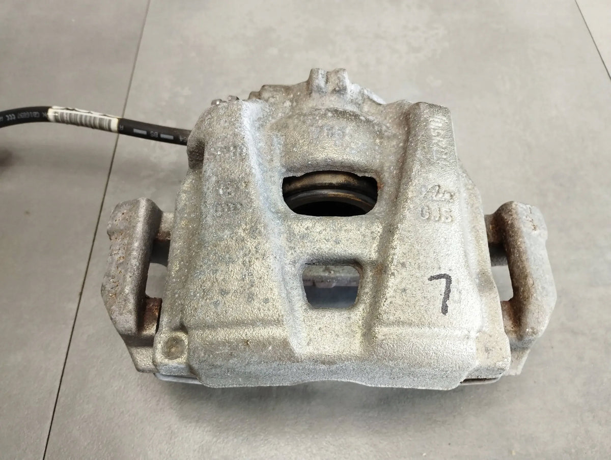 Audi A5 Sportback 8TA 2.0 TDI CLAMP LEFT FRONT