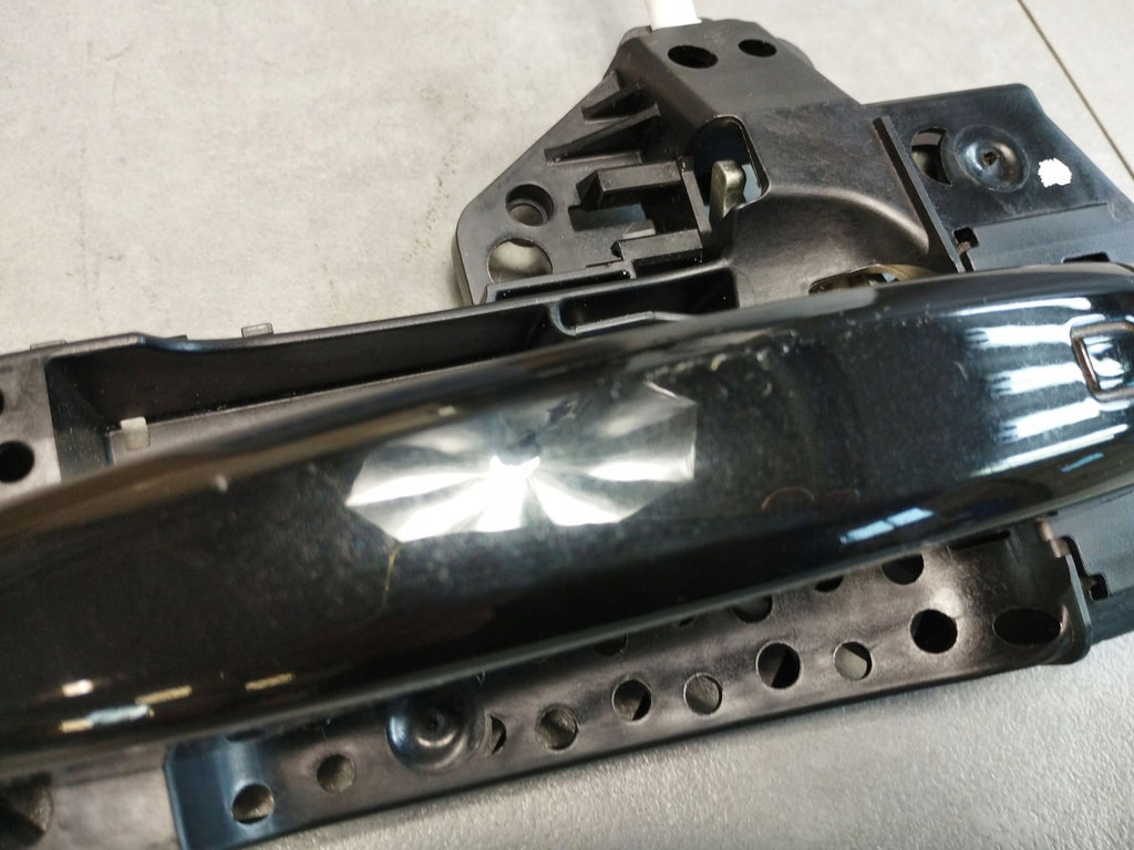Audi A5 Sportback 8TA 2016 HANDLE RIGHT FRONT KESSY LY9T