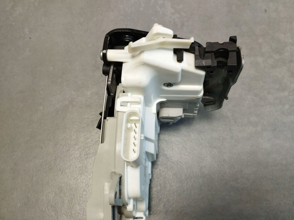 Audi A5 Sportback 8TA 2016 LOCK RIGHT FRONT 8J1837016F