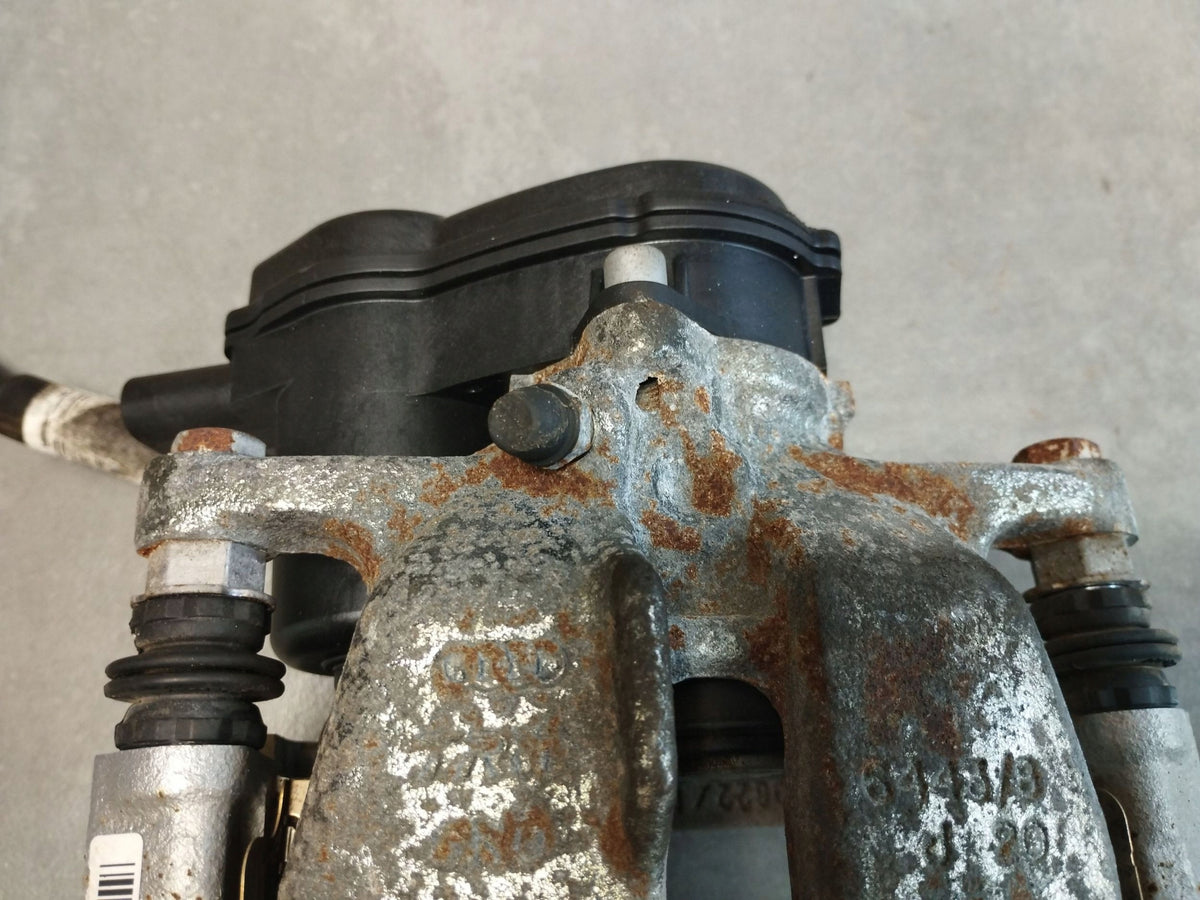 Audi A5 Sportback 8TA Brake caliper RIGHT REAR 32347485 8K0615404E