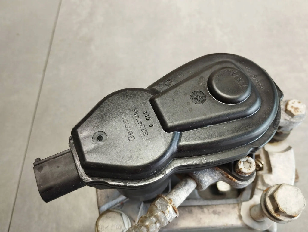Audi A5 Sportback 8TA CLAMP LEFT REAR 8K0615403E 32347485