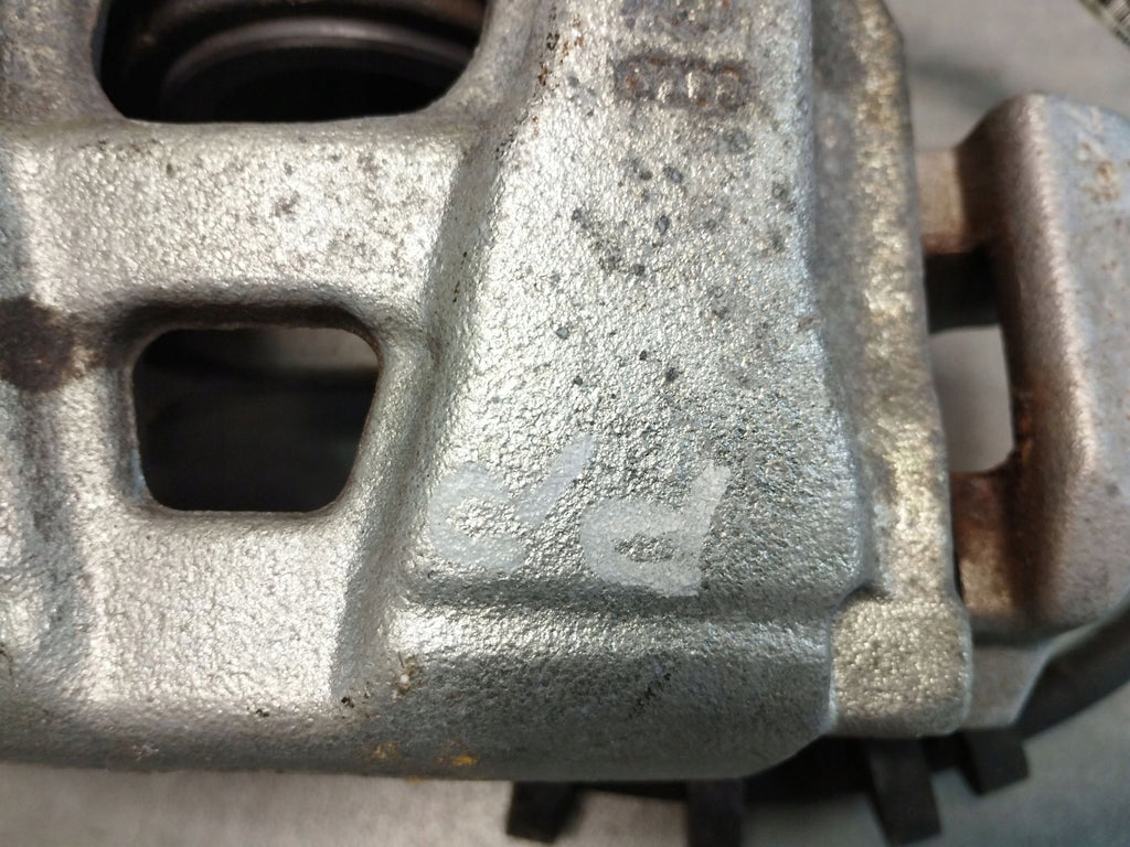 Audi A5 Sportback 8TA CLAMP RIGHT FRONT