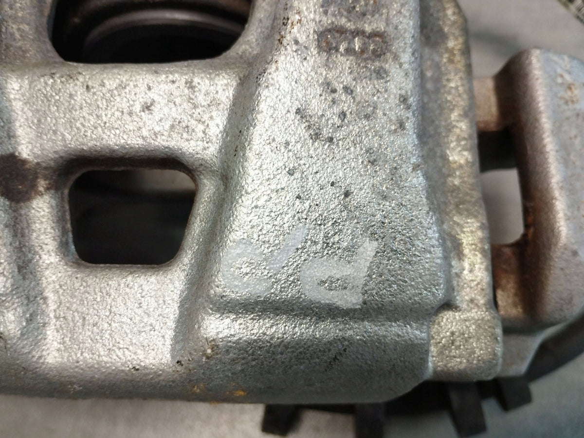 Audi A5 Sportback 8TA CLAMP RIGHT FRONT