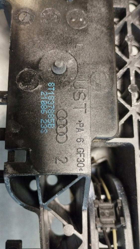 Audi A5 Sportback 8TA HANDLE LEFT FRONT LS9R 8T1837885B