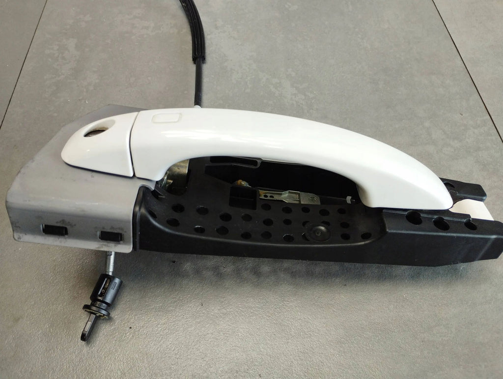 Audi A5 Sportback 8TA HANDLE LEFT FRONT LY9C KESSY