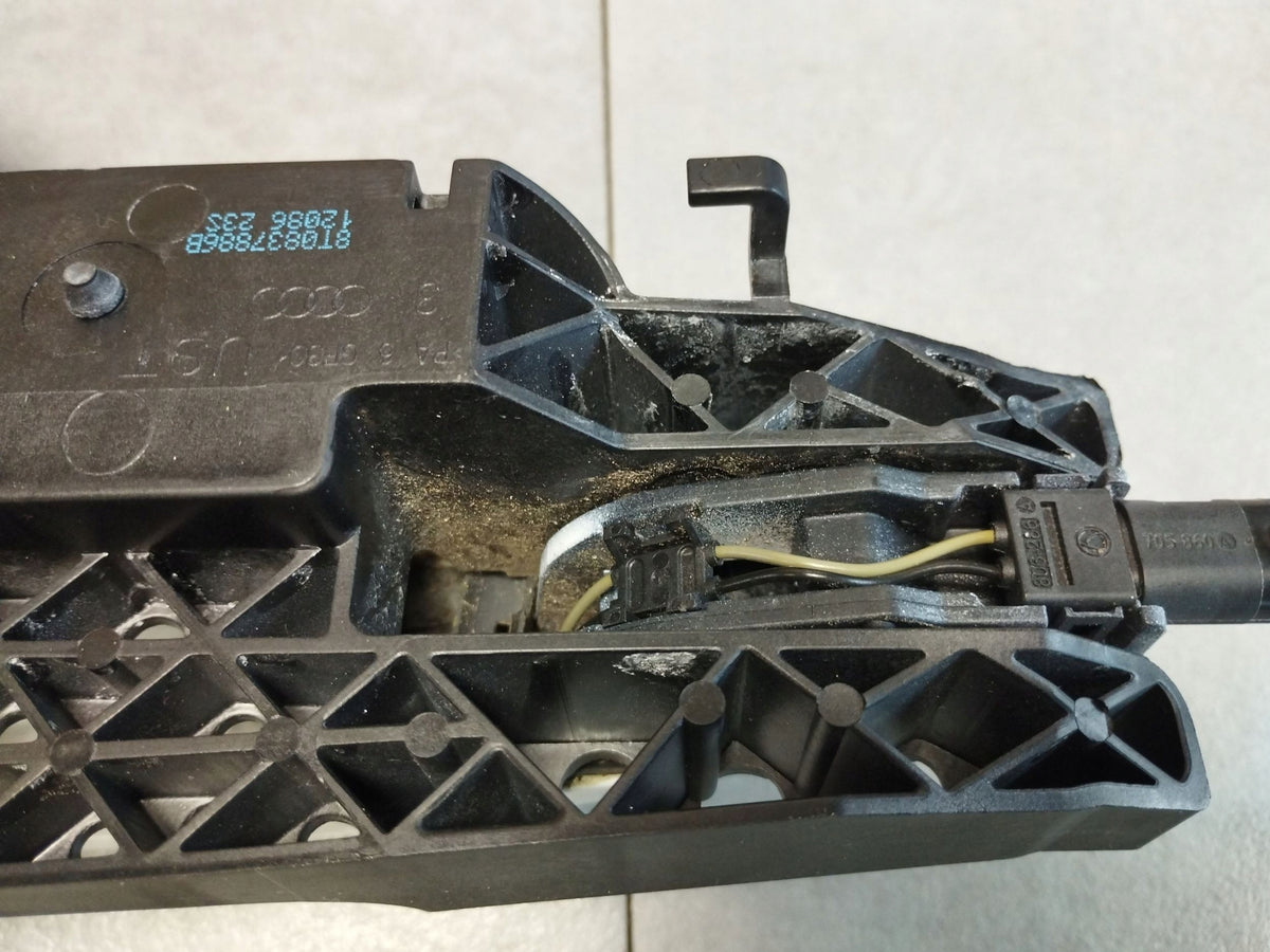Audi A5 Sportback 8TA HANDLE RIGHT FRONT LS9R 8T0837886B