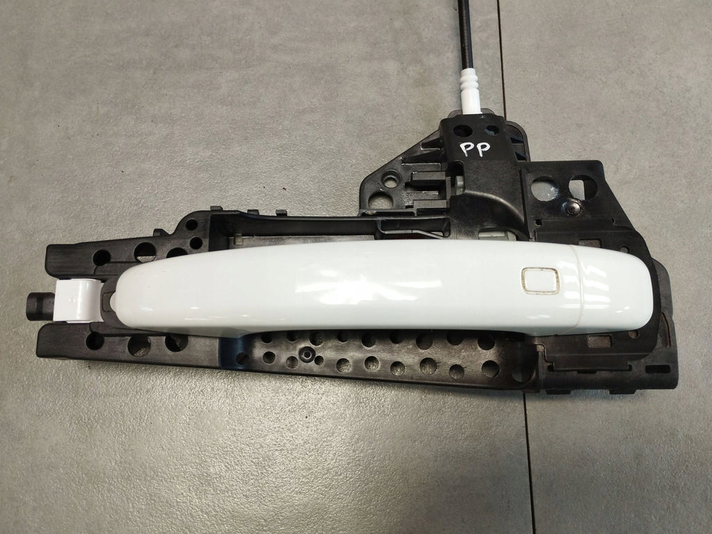 Audi A5 Sportback 8TA HANDLE RIGHT FRONT LS9R 8T0837886B