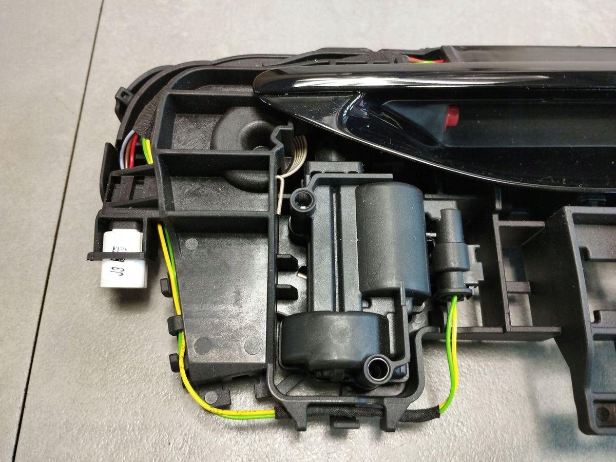 Audi A5 b10 Exterior handle left rear 8B3837811E