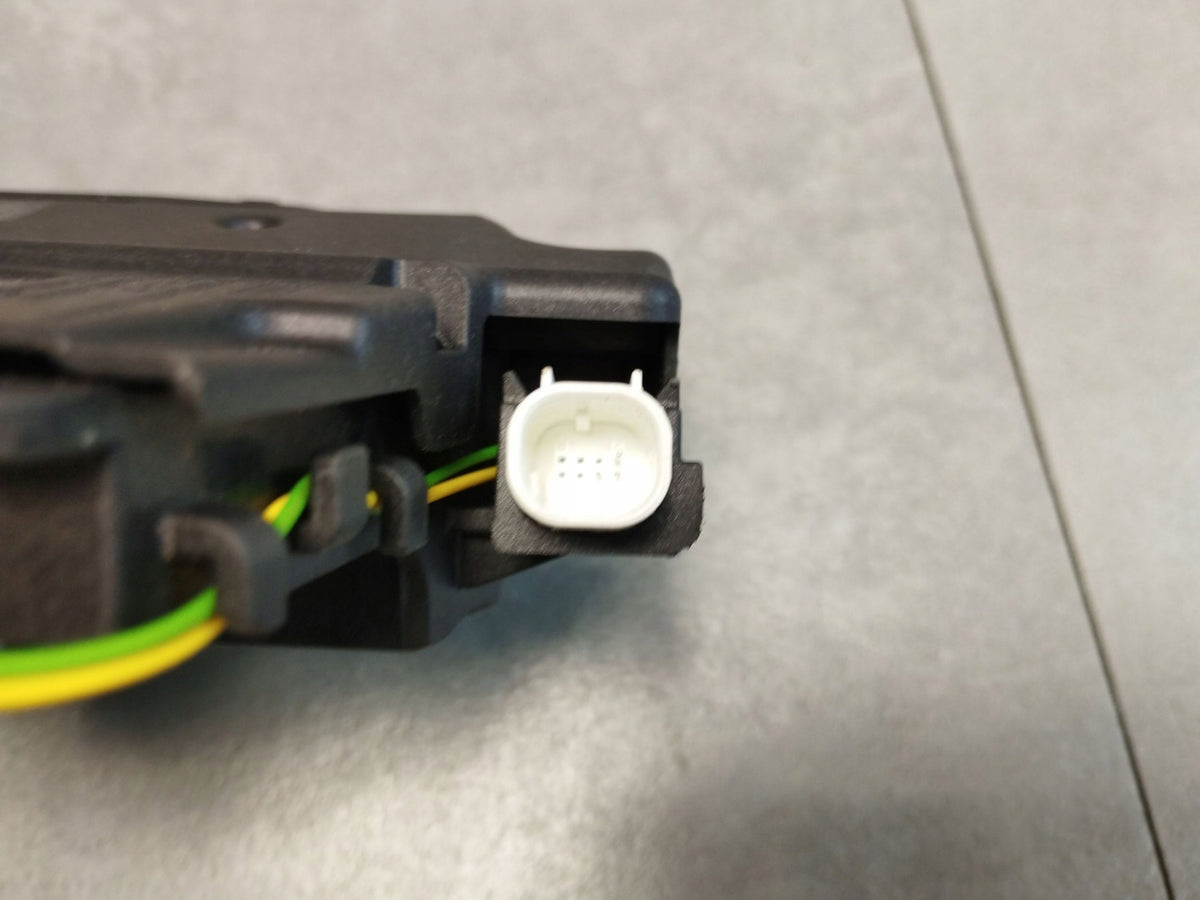 Audi A5 b10 Exterior handle left rear 8B3837811E