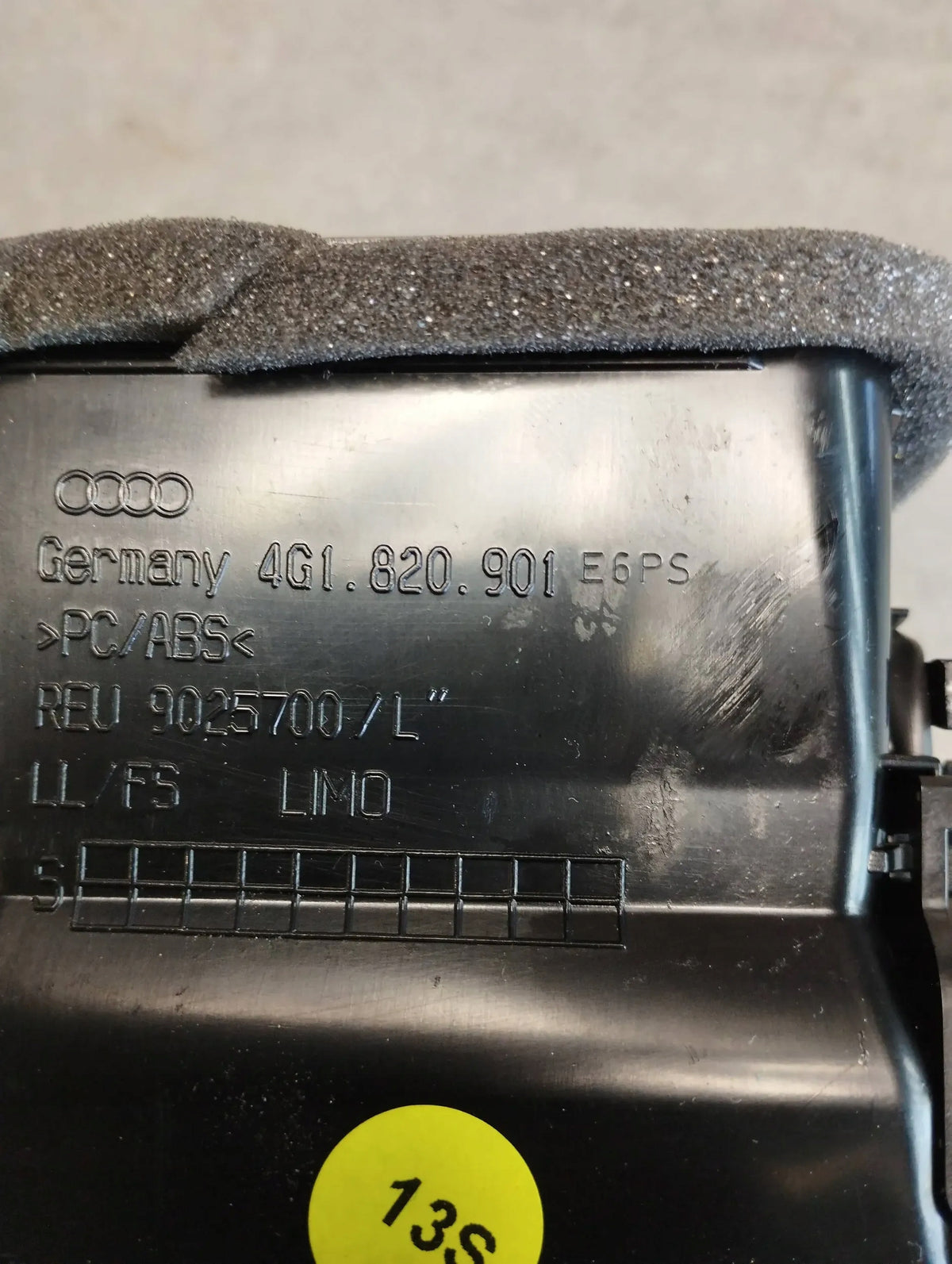 Audi A6 C7 4G AIR SUPPLY GRILLE 4G1820901