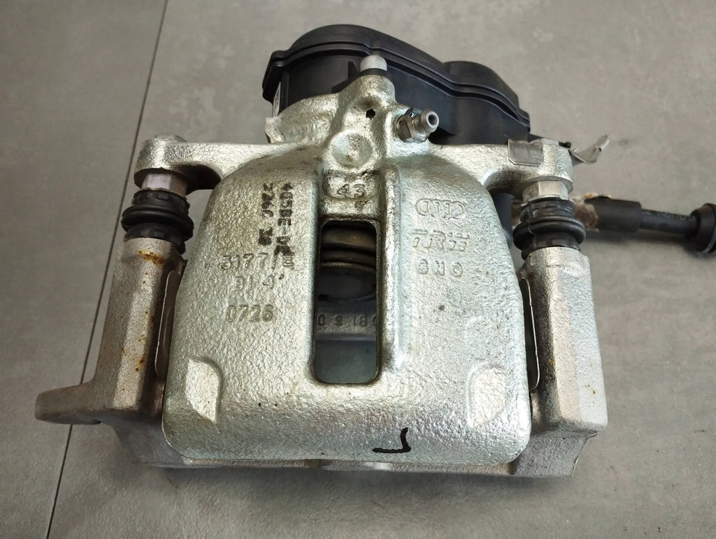 Audi A6 C7 4G CLAMP LEFT REAR 4G0405BE