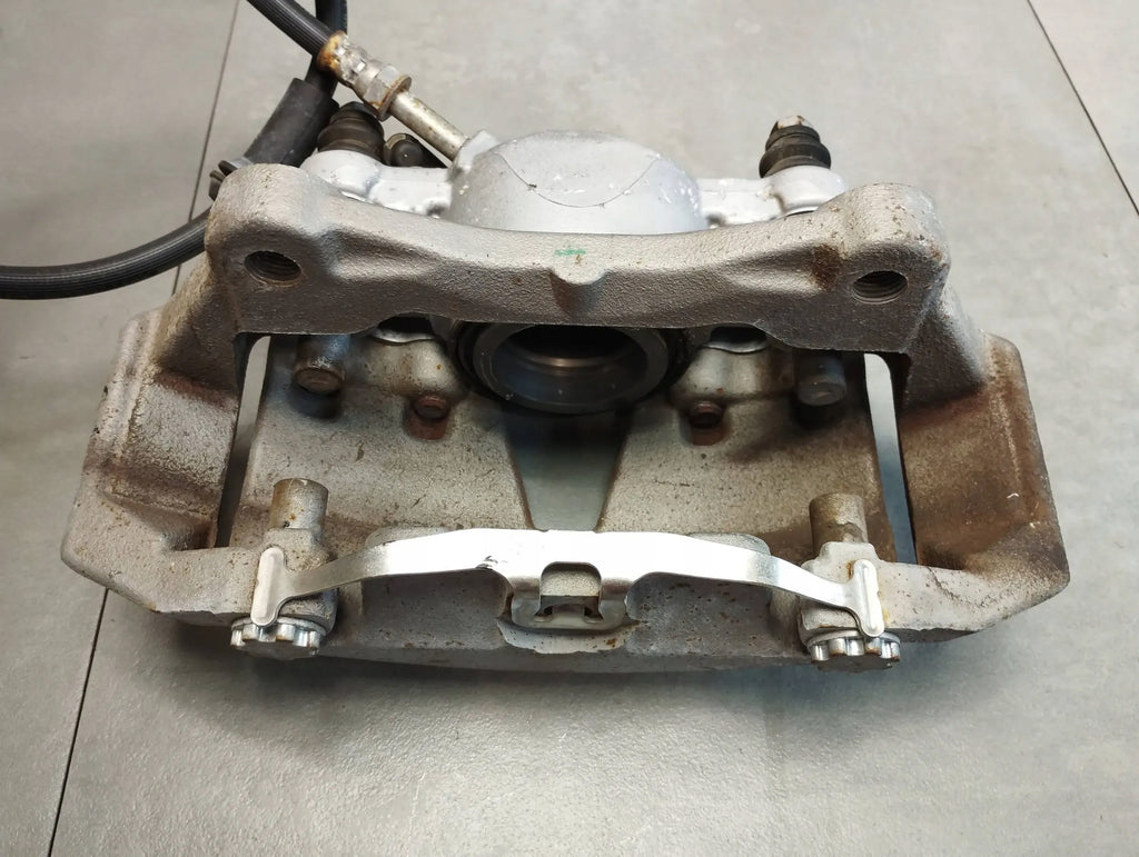Audi A6 C7 4G CLAMP RIGHT FRONT 4G0106BM