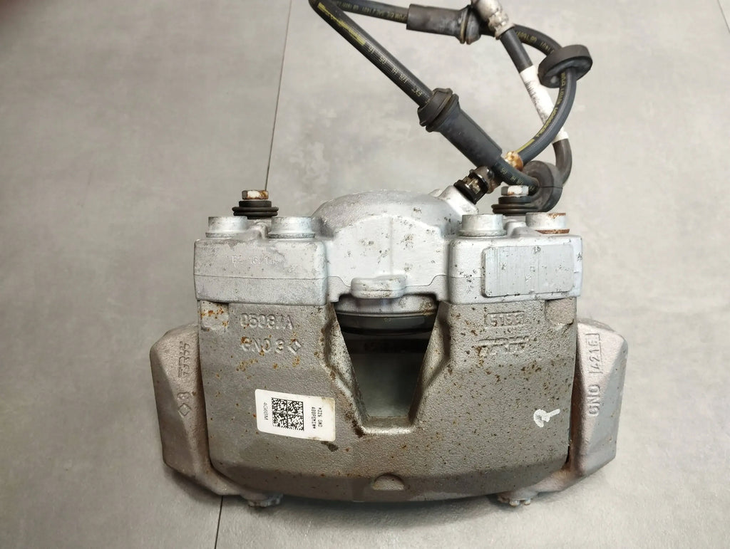 Audi A6 C7 4G CLAMP RIGHT FRONT 4G0106BM
