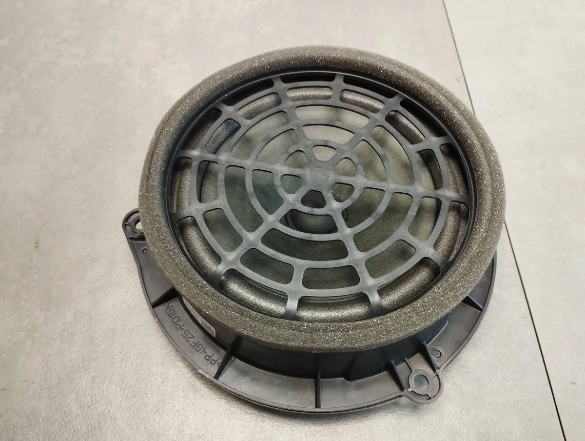 Audi A6 C7 4G DOOR SPEAKER REAR 4G1035411
