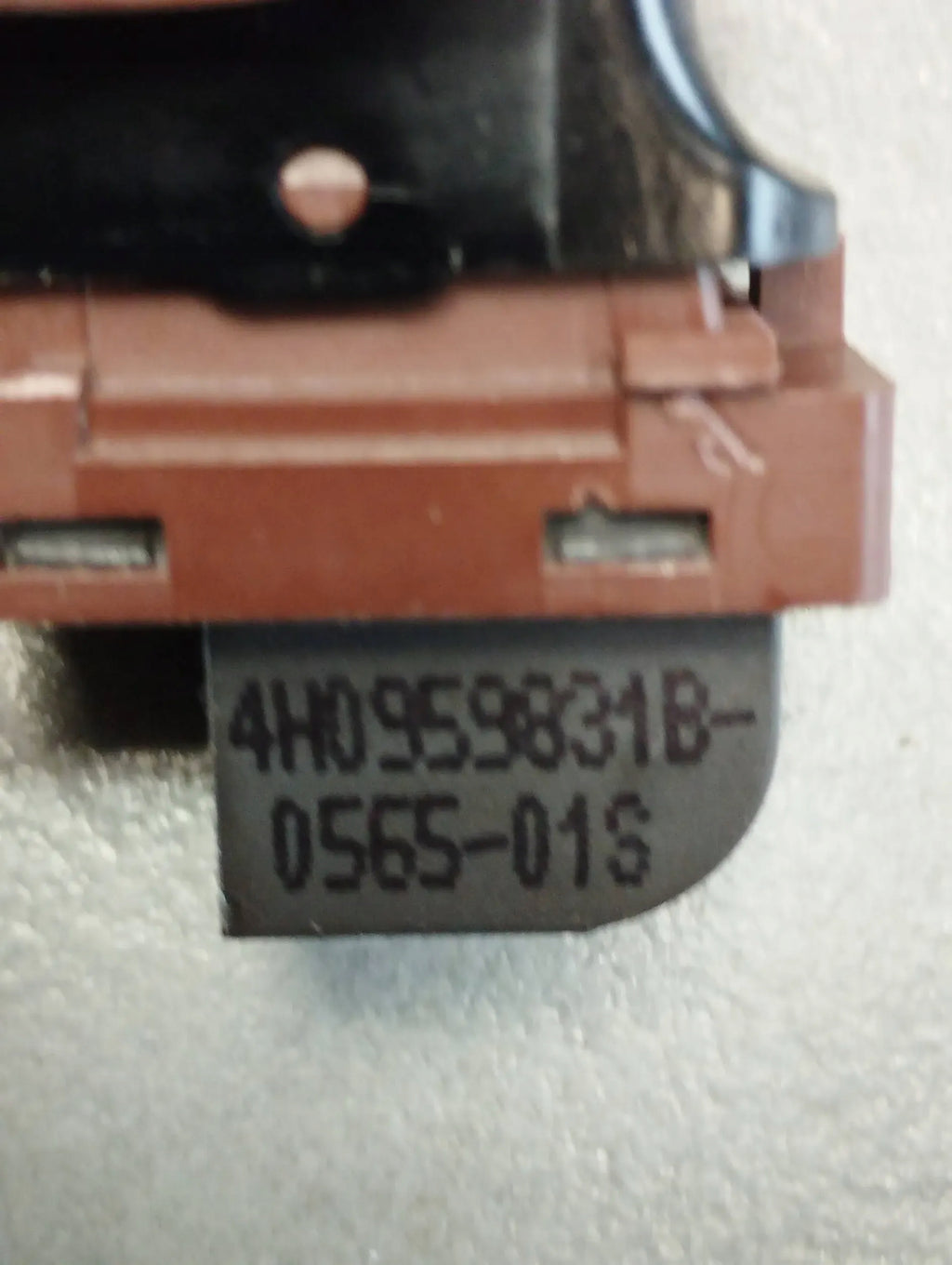 Audi A6 C7 4G FLAP OPENING SWITCH 4H0959831B