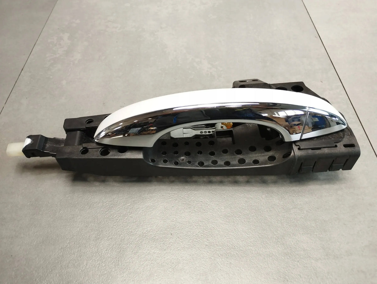 Audi A6 C7 4G HANDLE RIGHT FRONT LS9R LED KEYLESS 4H0837886