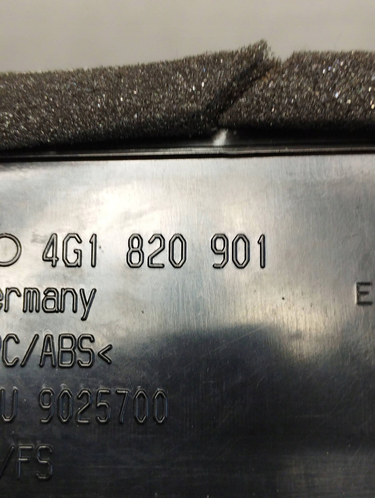 Audi A7 4G 2016 AIR GRILL LEFT 4G1820901