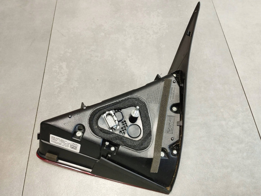 Audi A7 4G 2016 LAMP LEFT REAR FLAPS 4G8945093H