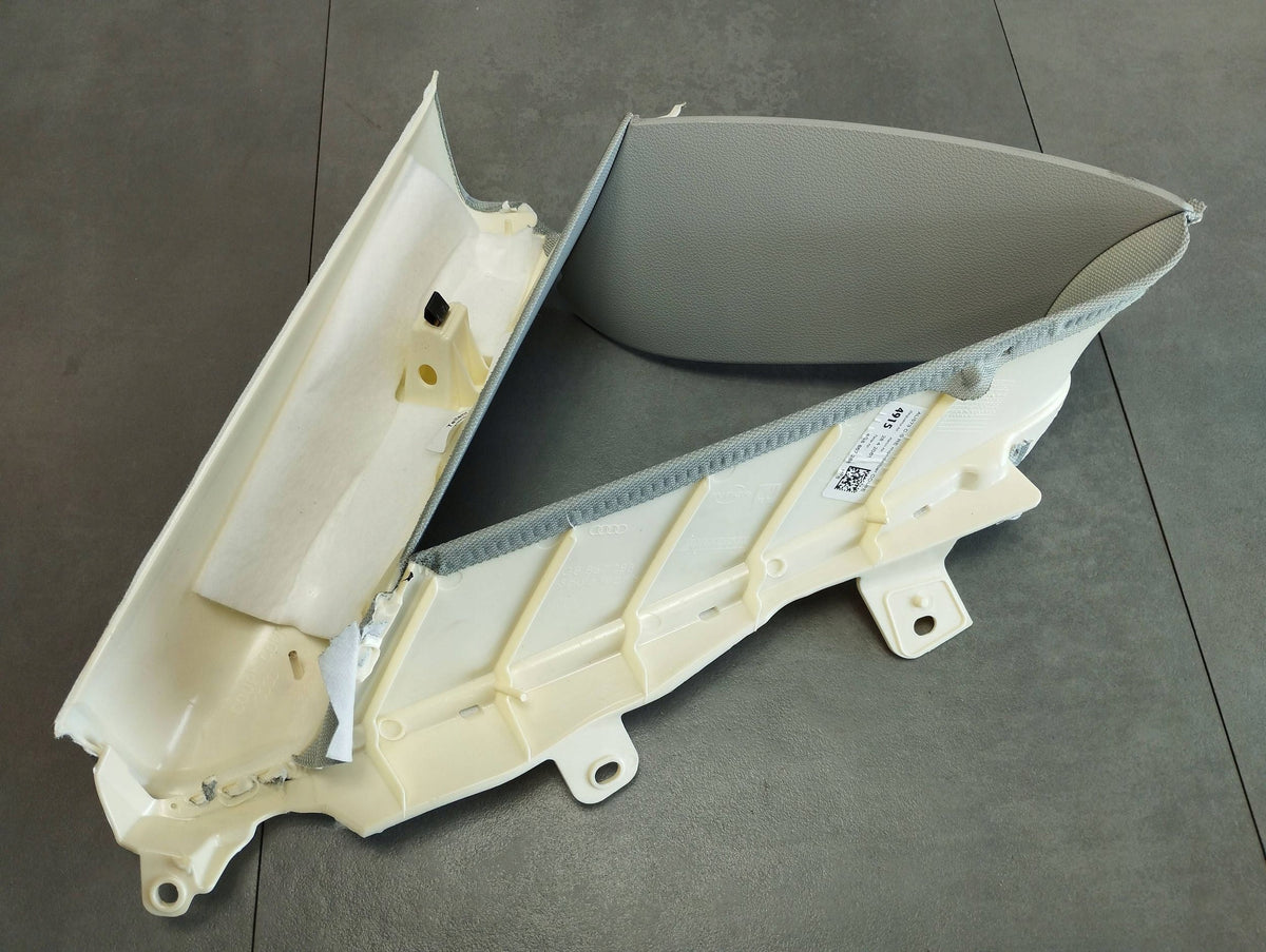 Audi A7 4G 2016 POST COVER RIGHT REAR 4G8867288