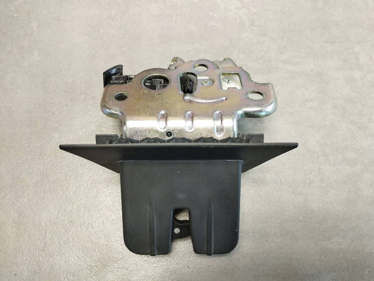Audi A7 4G 2016 TAILGATE LOCK 8R0827505