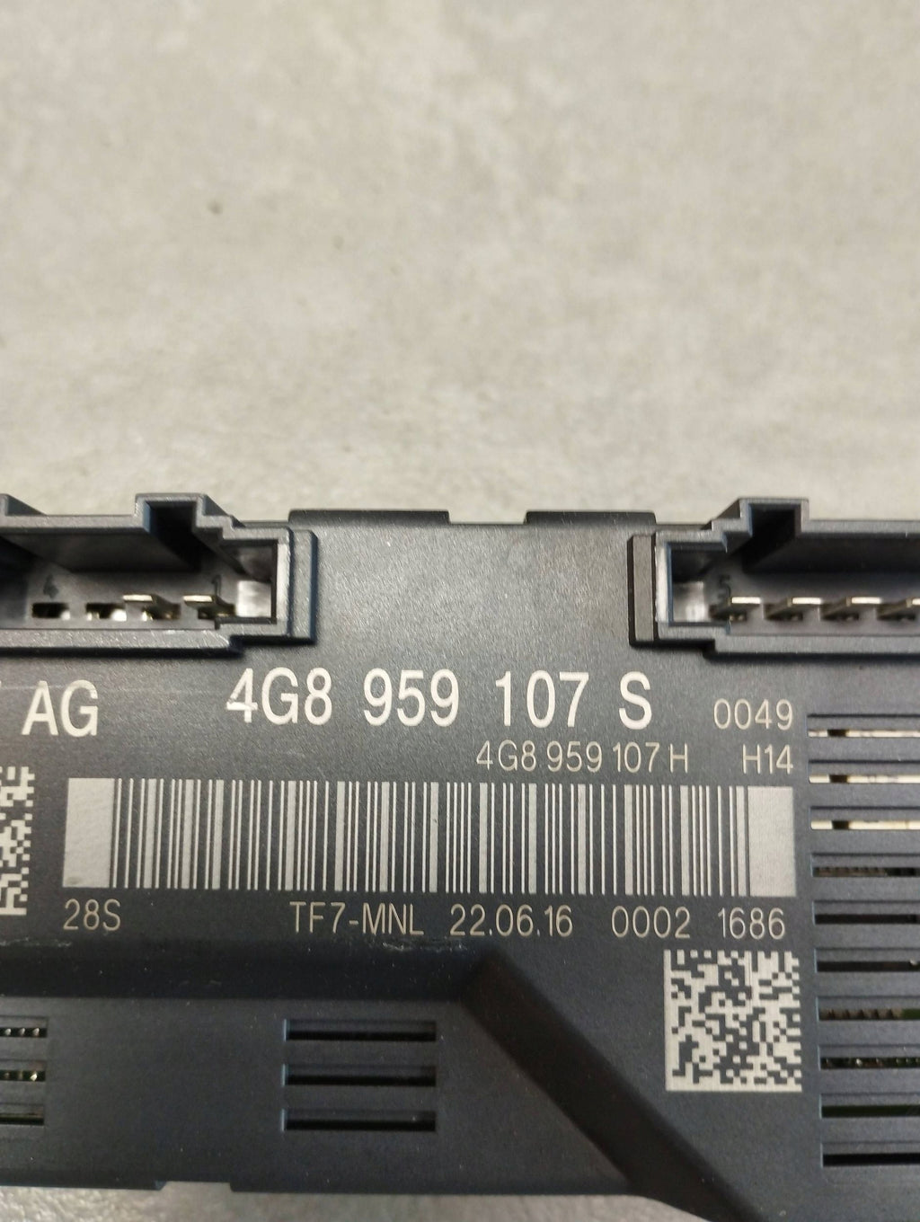 Audi A7 4G 4G8959107S ELECTRIC FLAP MODULE