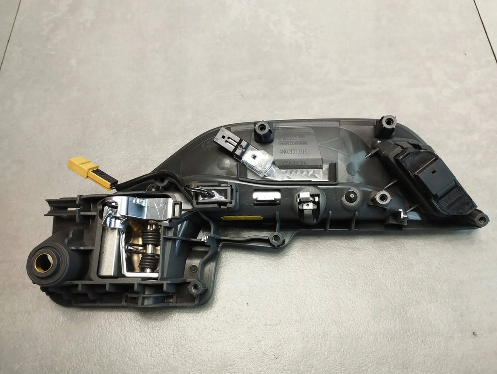 Audi A8 4N D5 INTERIOR DOOR HANDLE LEFT FRONT 4N0837019