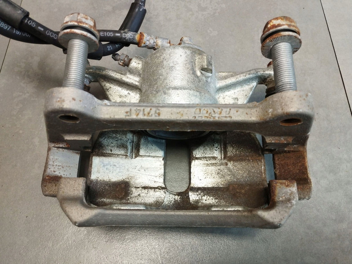Audi Q3 F3 83A CLAMP LEFT FRONT 3Q0105H