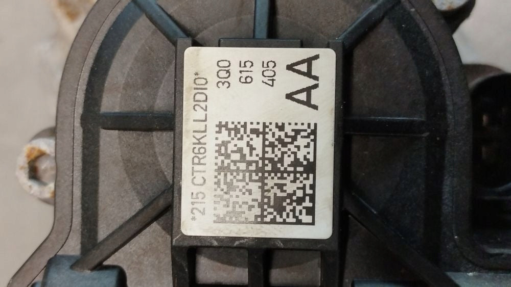 Audi Q3 F3 83A CLAMP LEFT REAR 3Q0615405AA
