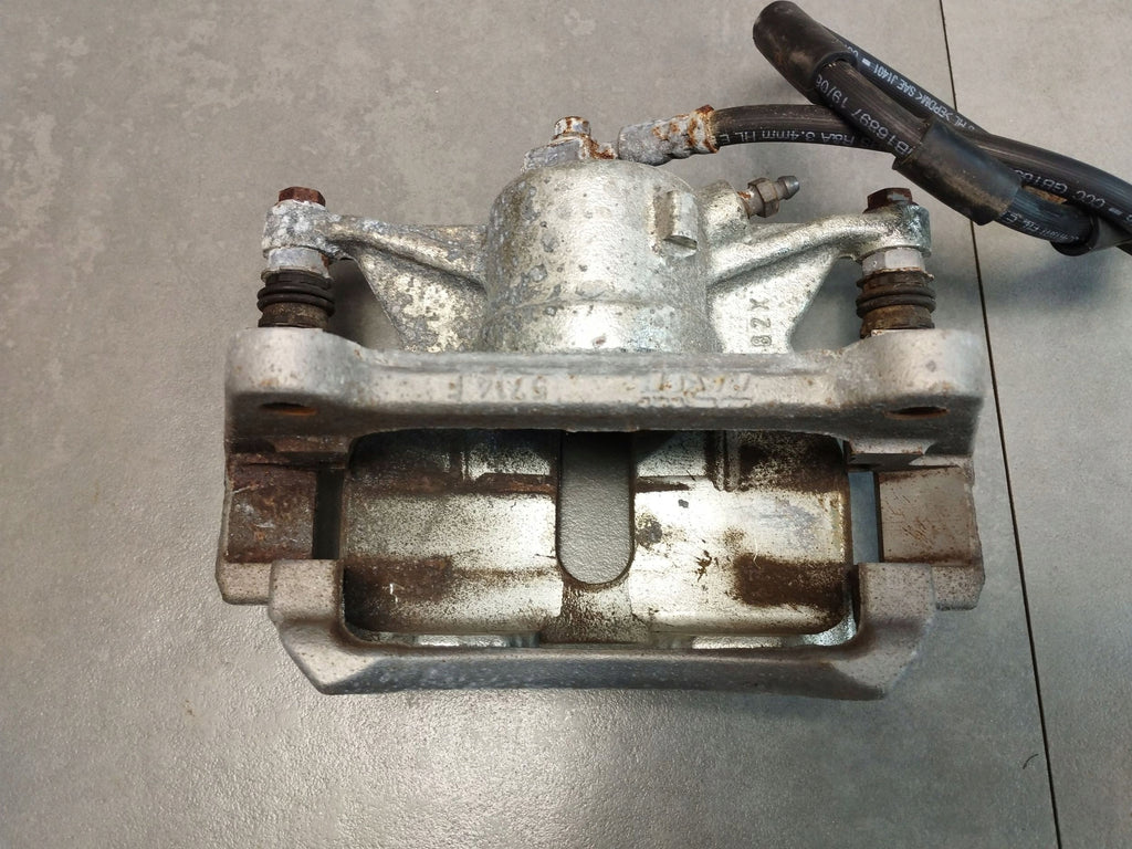 Audi Q3 F3 83A CLAMP RIGHT FRONT YOKE 3Q0106H