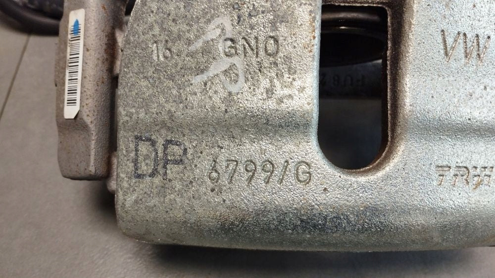 Audi Q3 F3 83A CLAMP RIGHT FRONT YOKE 3Q0106H