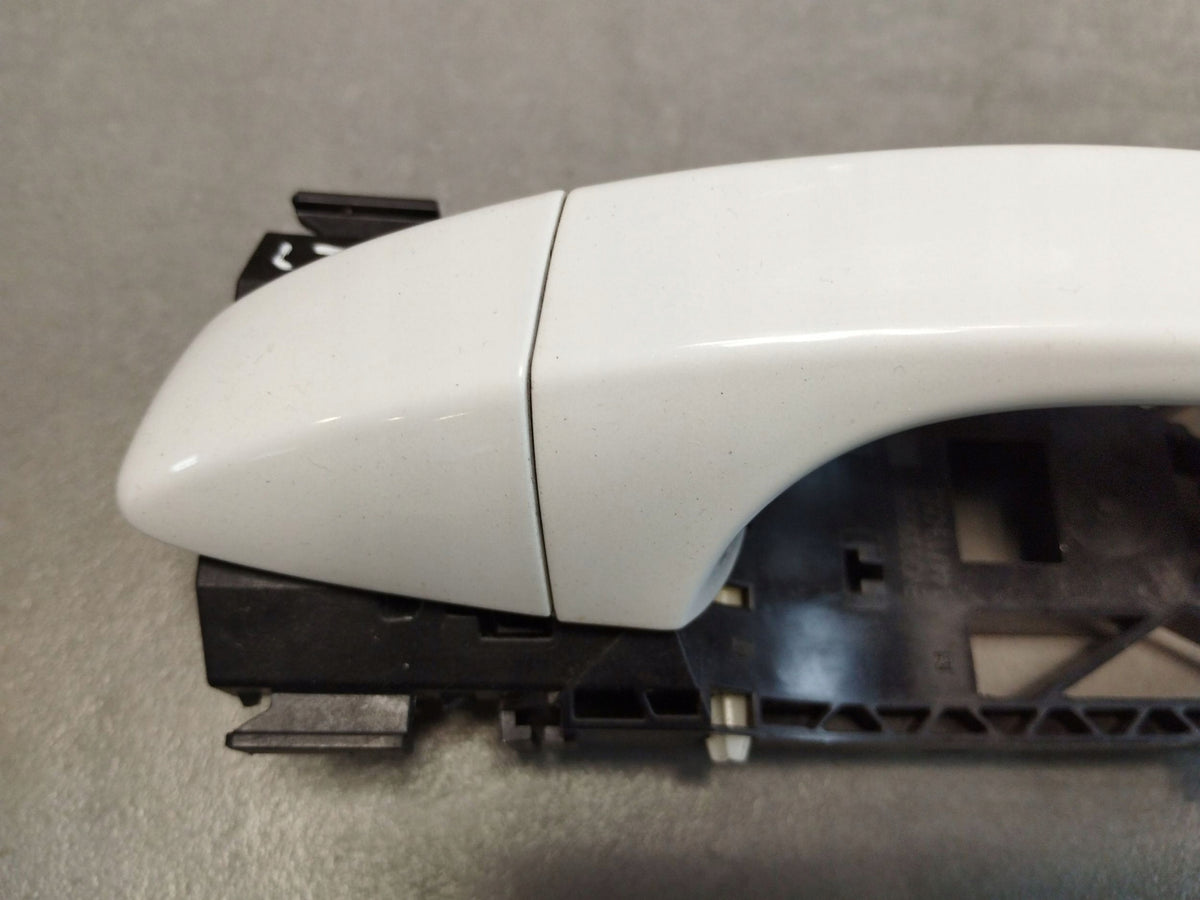 Audi Q3 F3 83A DOOR HANDLE LEFT REAR 8V0839885 LS9R