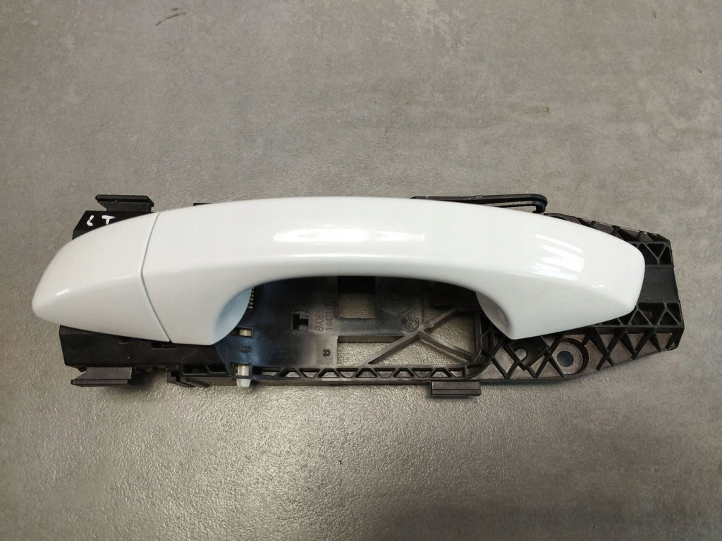 Audi Q3 F3 83A DOOR HANDLE LEFT REAR 8V0839885 LS9R