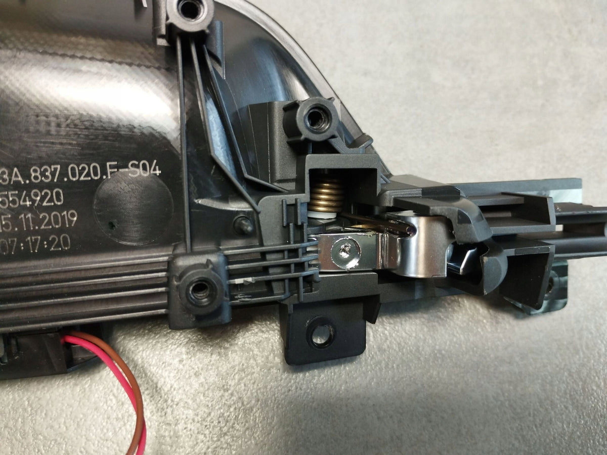 Audi Q3 F3 83A INTERIOR HANDLE RIGHT REAR 83A837020F