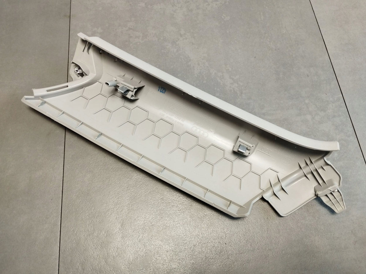 Audi Q3 F3 83A Post cover C LEFT 83A867287