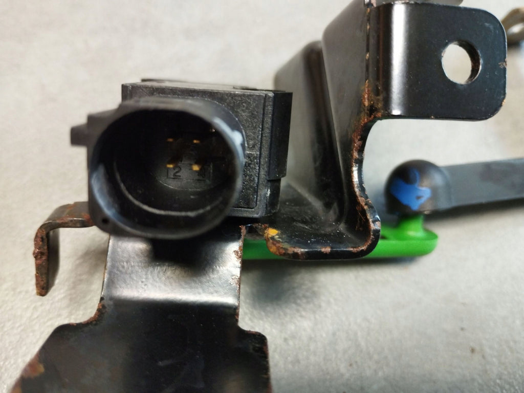 Audi Q3 F3 83A Suspension Leveling Sensor Rear 5Q0512521J