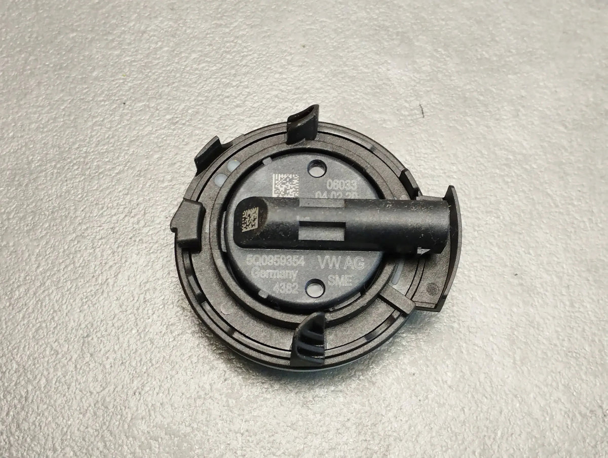 Audi Q3 F3 83a impact sensor 5Q0959354