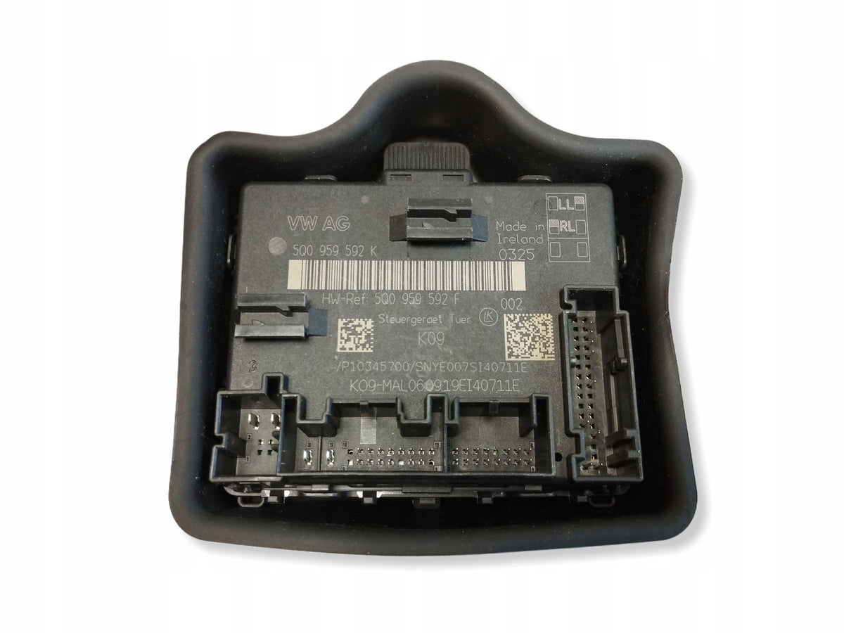Audi Q3 F3 Door module right front 5Q0959592K