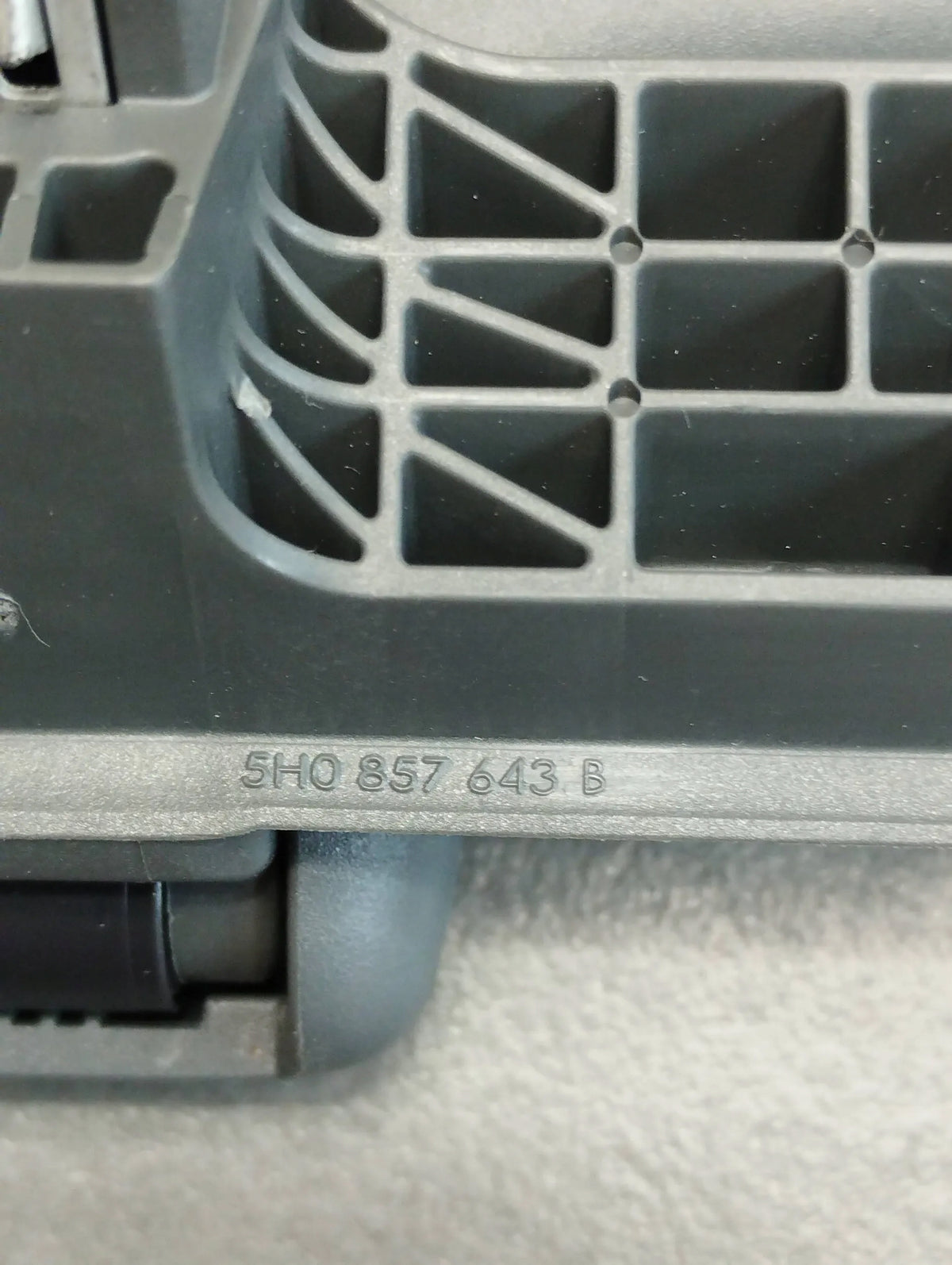 Audi Q4 e-tron 2023 HEADLINER HANDLE 5H0857643B