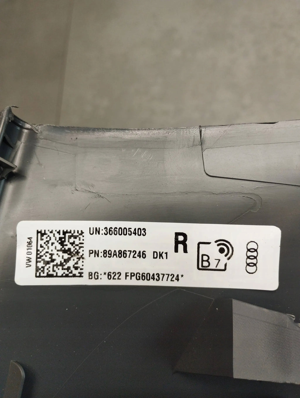 Audi Q4 e-tron POST COVER 89A867246 RIGHT